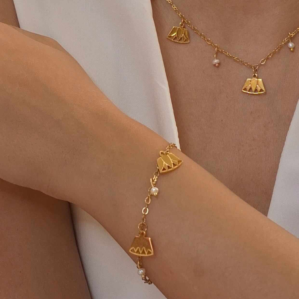 Petal bracelet