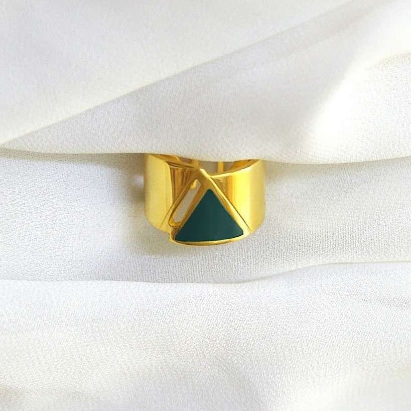 Emerald Tuya ring