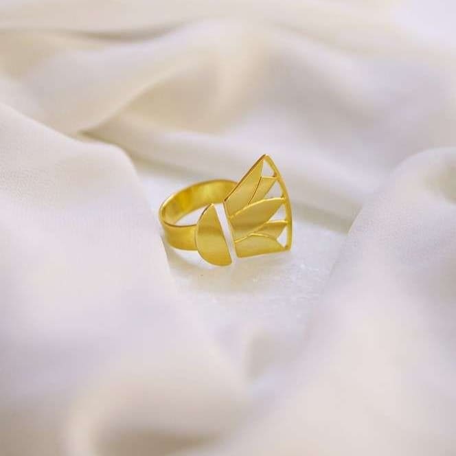 Lily ring